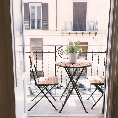 Dimora Ai Leoni, & Palerme