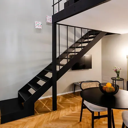 Dimora Ai Leoni, & Apartment