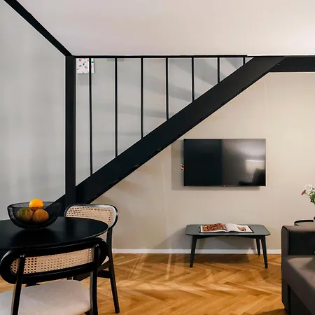 Apartment Dimora Ai Leoni, &